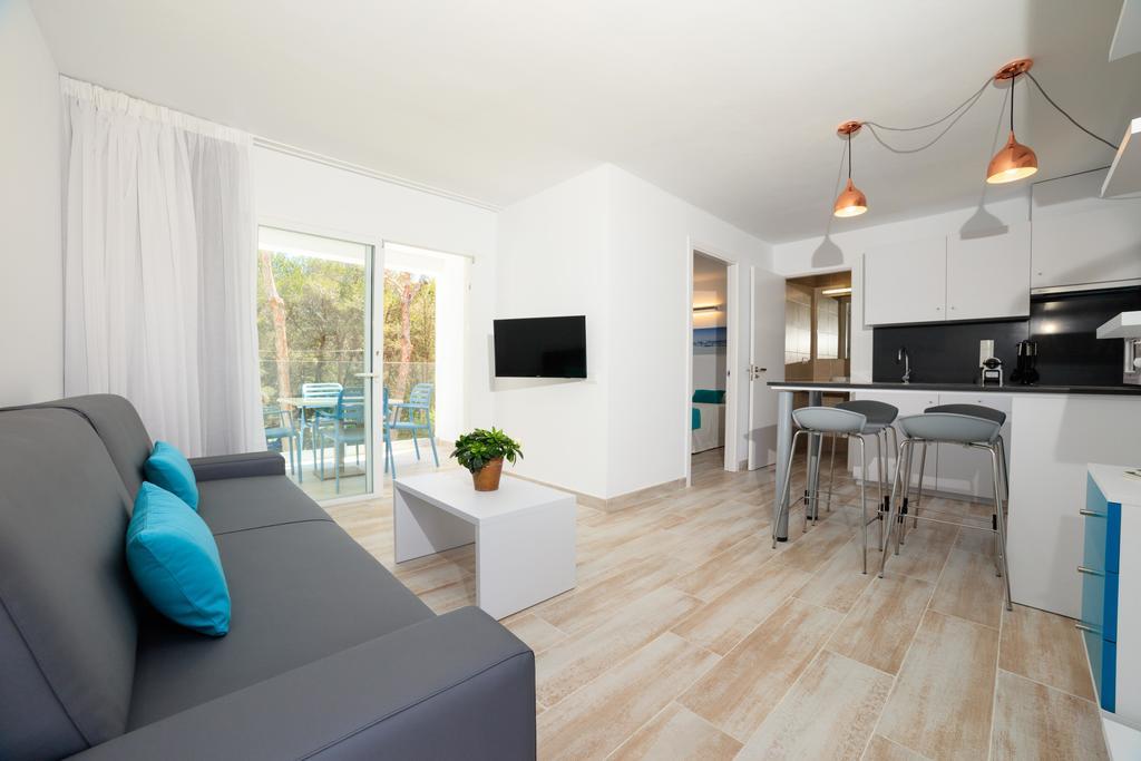 Pinos Playa Suites Playa Migjorn Exteriör bild