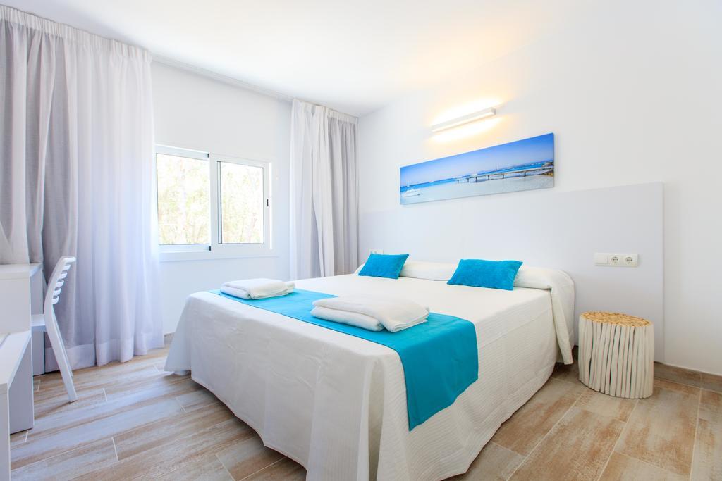 Pinos Playa Suites Playa Migjorn Exteriör bild